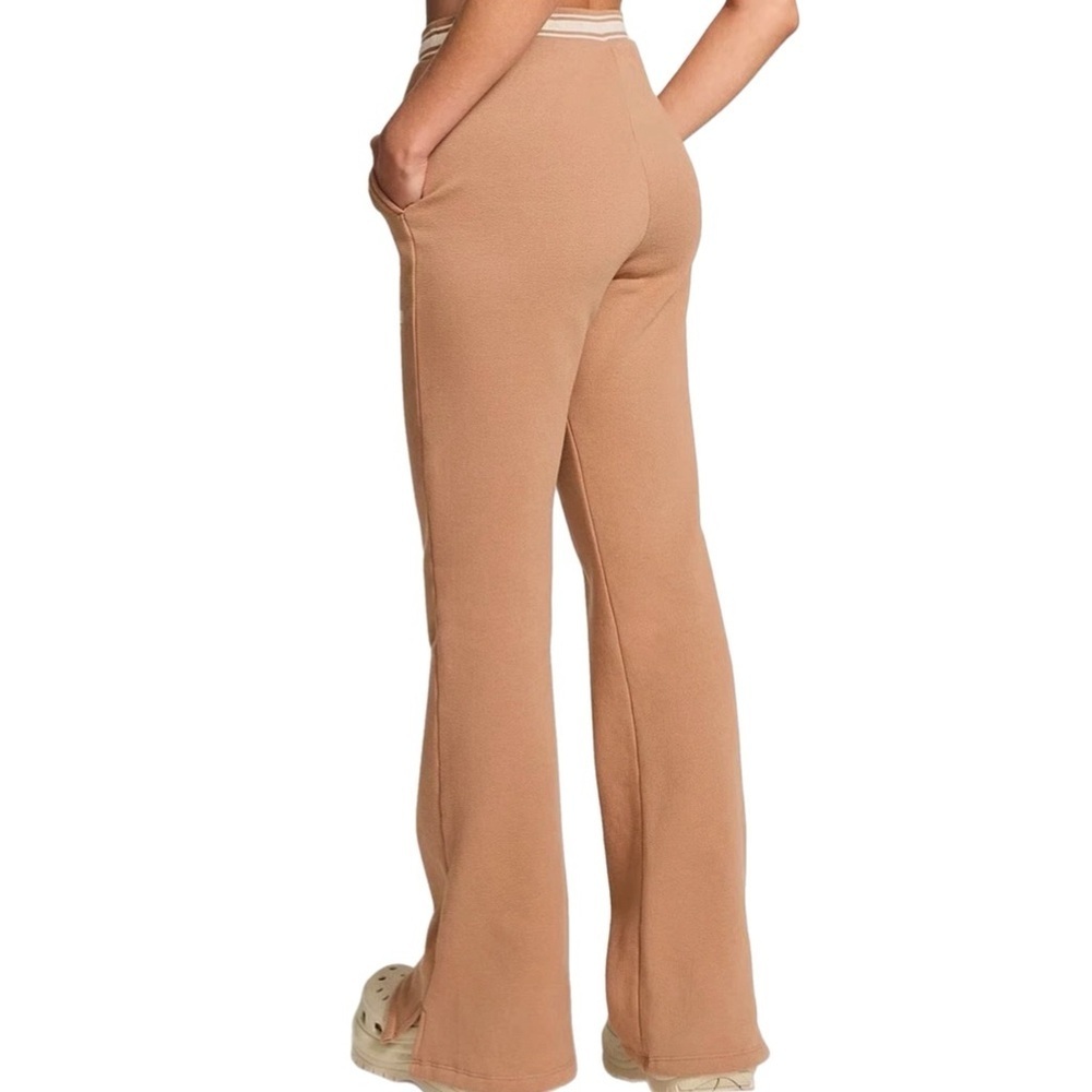 Victoria's Secret PINK Like New Ivy Fleece Split Hem Flare Sweatpants in Camel - Picture 3 of 7